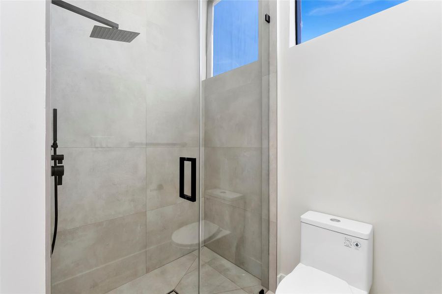 Furnished interior view inside a new home in , Plantation (Image 18).