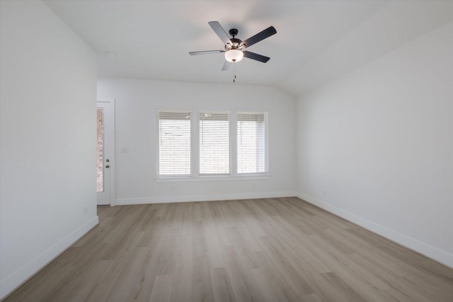 Spacious, unfurnished interior of a new home in Crown Ridge Manor, San Antonio (Image 14). Spacious, unfurnished interior of a new home in Crown Ridge Manor, San Antonio (Image 14).