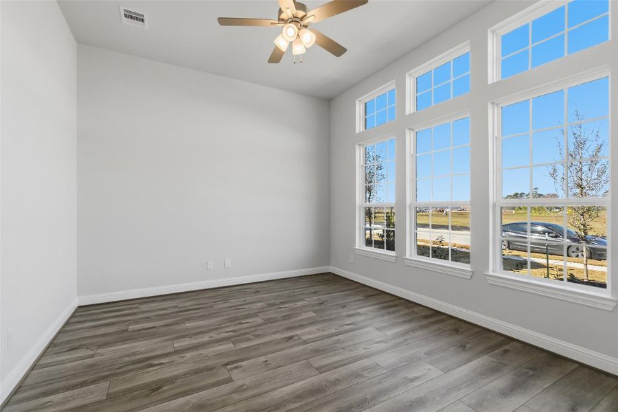 Spacious, unfurnished interior of a new home in Sundance Cove, Crosby (Image 21).