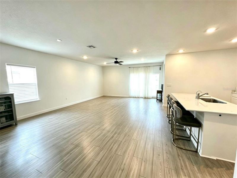 Spacious, unfurnished interior of a new home in , Ocala (Image 25).