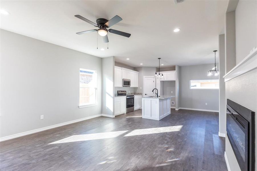 Spacious, unfurnished interior of a new home in , Abilene (Image 27).