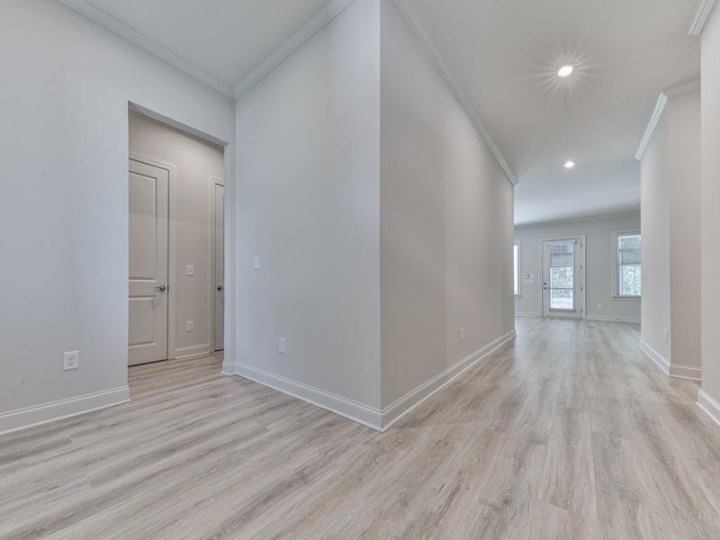 Spacious, unfurnished interior of a new home in , Ellijay (Image 12).