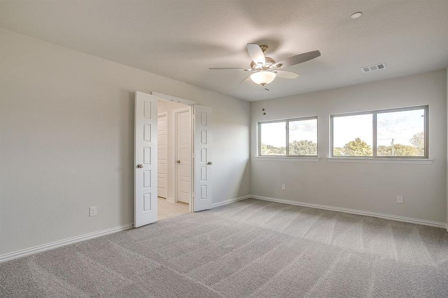 Spacious, unfurnished interior of a new home in , Mansfield (Image 27).