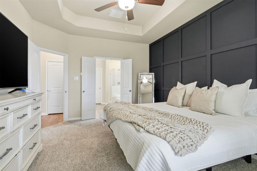 Furnished interior view inside a new home in Deer Trail Estates, Conroe (Image 9).