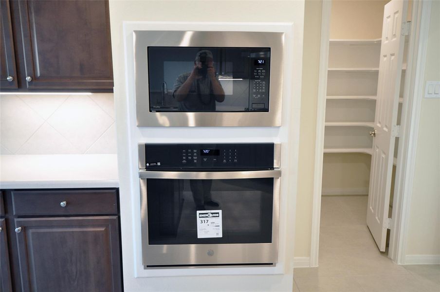 Close-up of interior finishes inside a home in Pedregal, League City (Image 12).