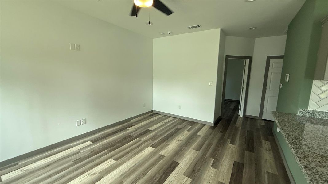 Spacious, unfurnished interior of a new home in , Conroe (Image 15).