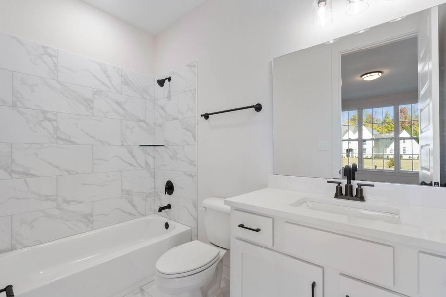 Furnished interior view inside a new home in White Oak, Arlington (Image 10).