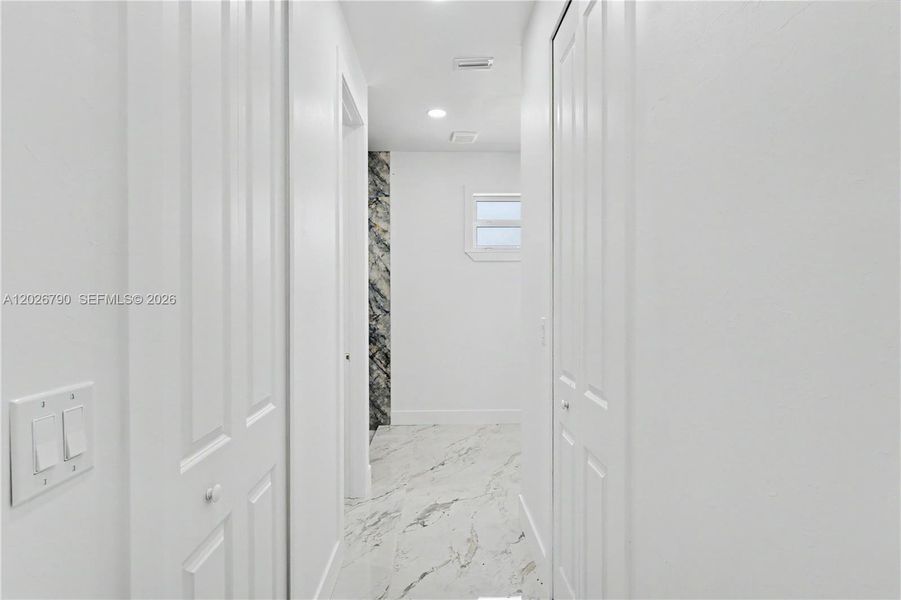 Spacious, unfurnished interior of a new home in , Lehigh Acres (Image 14).