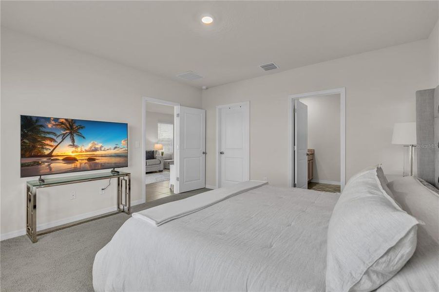 Furnished interior view inside a new home in Star Farms at Lakewood Ranch, Bradenton (Image 9).