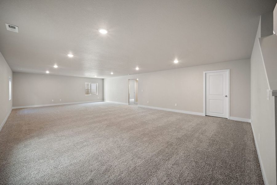 Spacious, unfurnished interior of a new home in Aspen Ranch, Fountain (Image 29).
