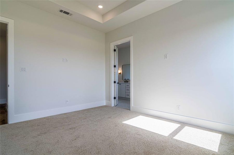 Spacious, unfurnished interior of a new home in , Caddo Mills (Image 27).