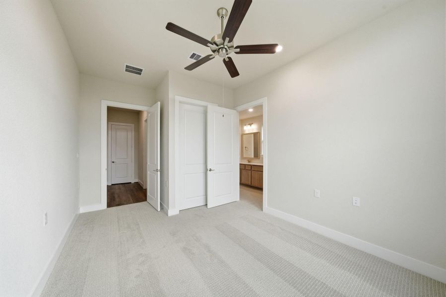 Spacious, unfurnished interior of a new home in Chambers Creek, Willis (Image 45).