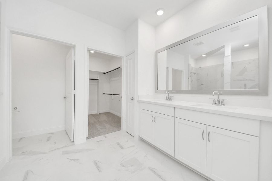 Furnished interior view inside a new home in , Missouri City (Image 5).