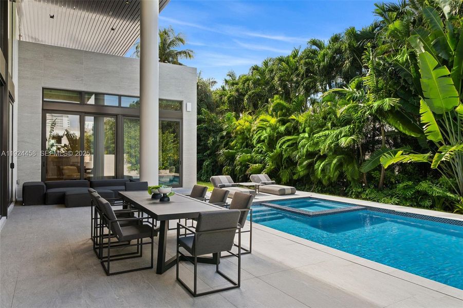 Exterior details and patio area of a home in , Golden Beach (Image 20).