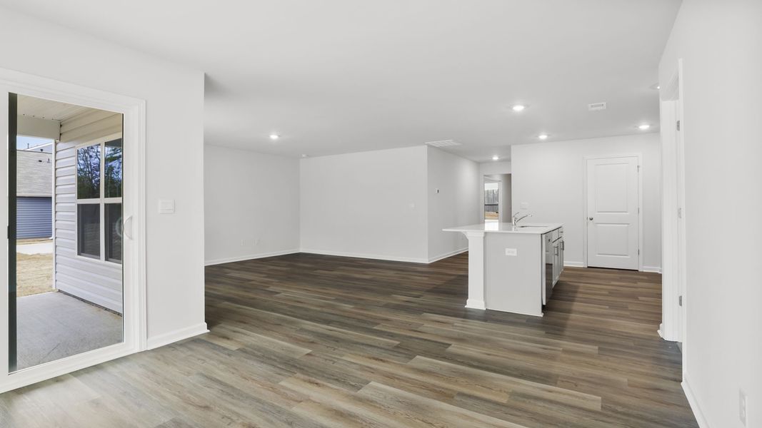 Spacious, unfurnished interior of a new home in Bentley Park, Greenwood (Image 18).