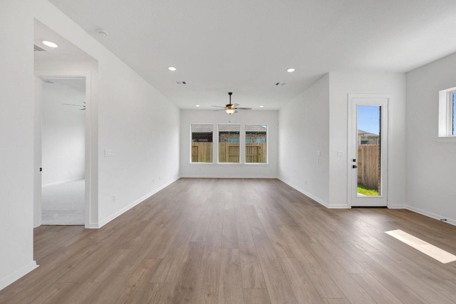 Spacious, unfurnished interior of a new home in Escondido - Terrace Collection, Magnolia (Image 14).