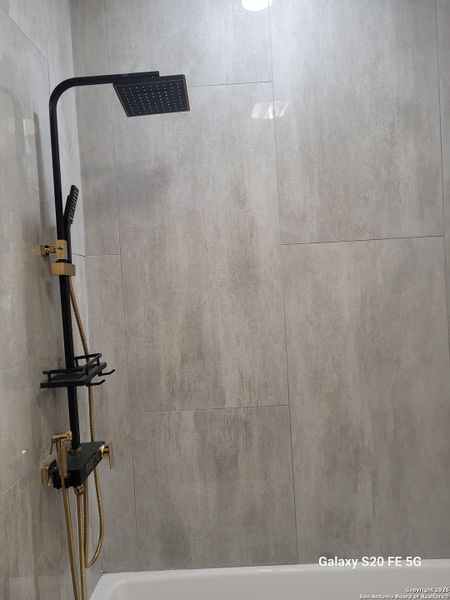 Close-up of interior finishes inside a home in , Floresville (Image 5).