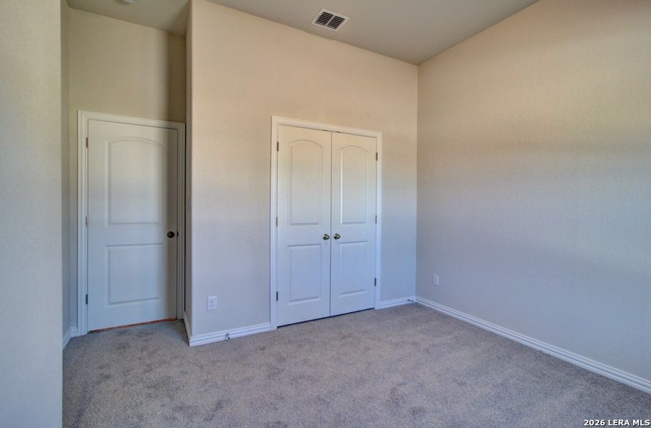 Spacious, unfurnished interior of a new home in Veramendi, New Braunfels (Image 19).