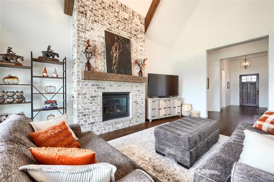 Furnished interior view inside a new home in , Sunnyvale (Image 15).