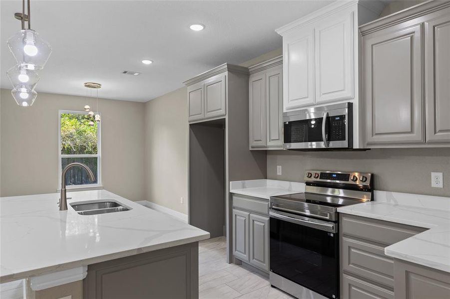 Furnished interior view inside a new home in , Cleburne (Image 7).