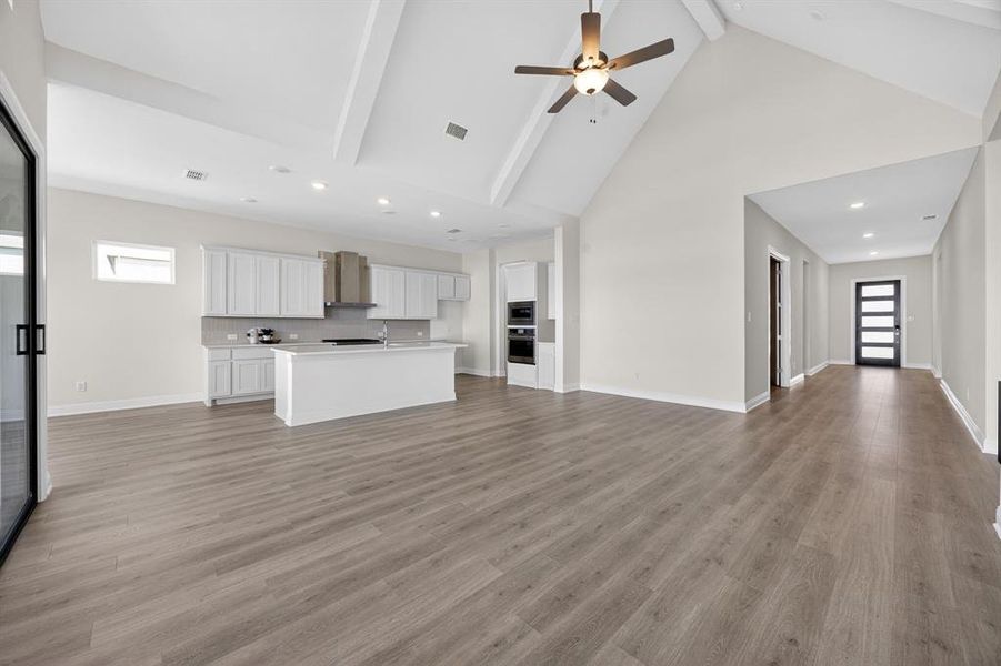 Spacious, unfurnished interior of a new home in Highland Crossing, Celina (Image 21).