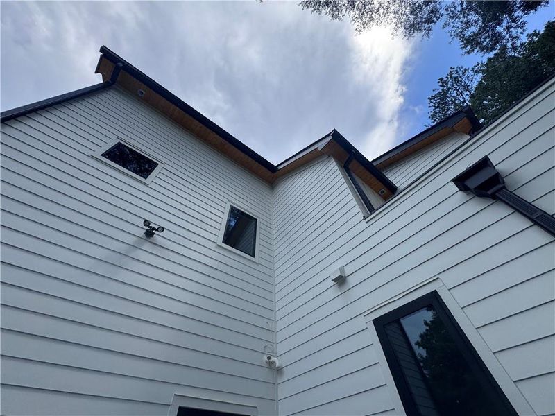 Exterior details and patio area of a home in , Alpharetta (Image 33).