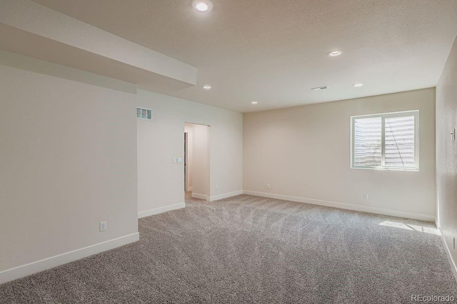 Spacious, unfurnished interior of a new home in Buffalo Highlands – Commerce City, Commerce City (Image 16).