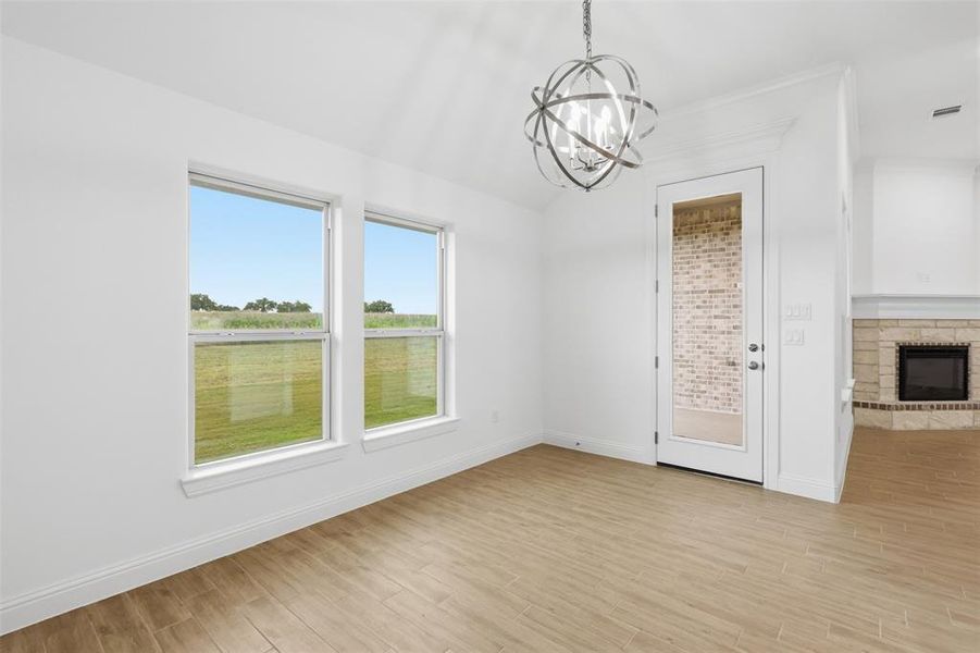 Spacious, unfurnished interior of a new home in , Tolar (Image 33).