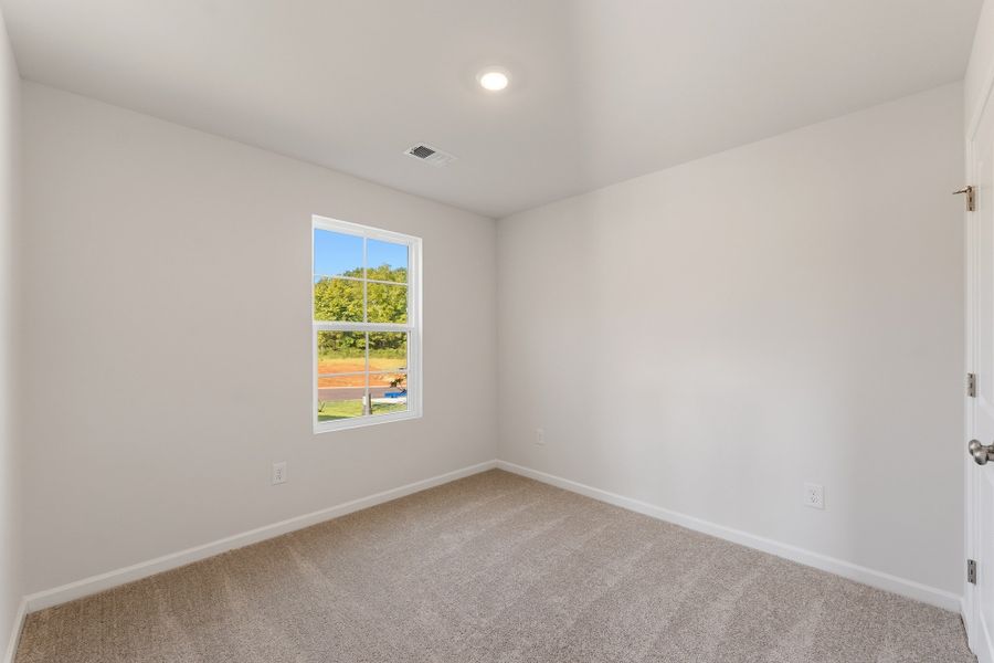 Spacious, unfurnished interior of a new home in Evergreen, Spartanburg (Image 15).