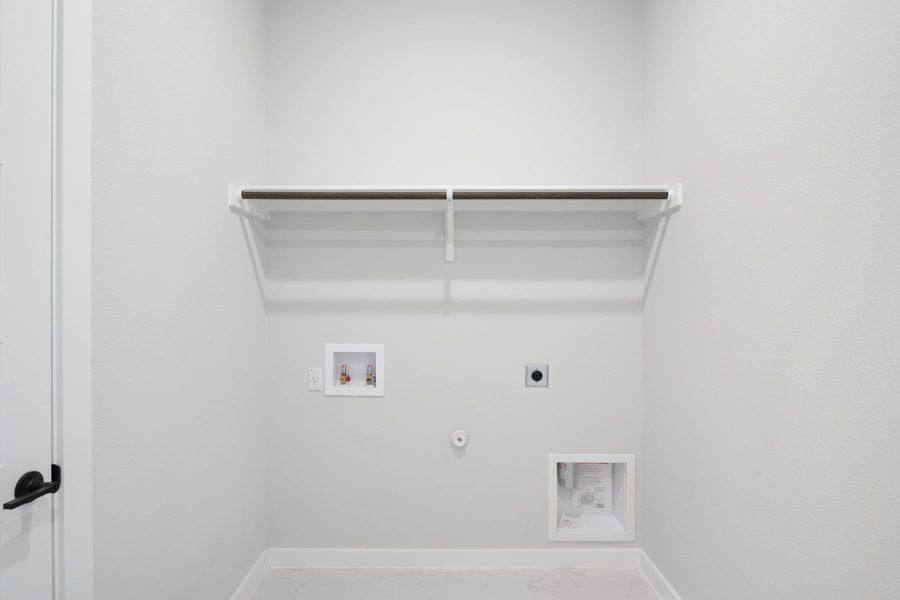 Spacious, unfurnished interior of a new home in Heritage, Dripping Springs (Image 44). Spacious, unfurnished interior of a new home in Heritage, Dripping Springs (Image 44).