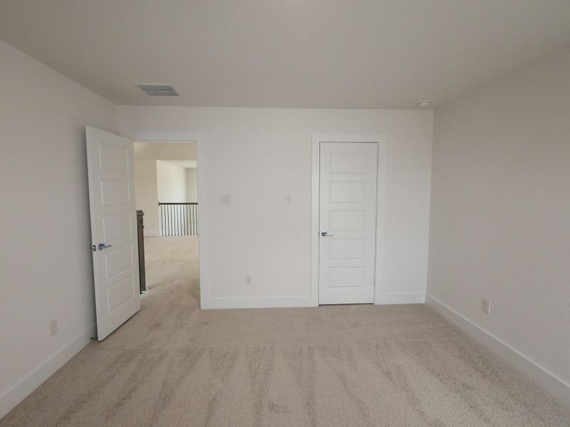 Spacious, unfurnished interior of a new home in Miller's Pond, Rosenberg (Image 22). Spacious, unfurnished interior of a new home in Miller's Pond, Rosenberg (Image 22).