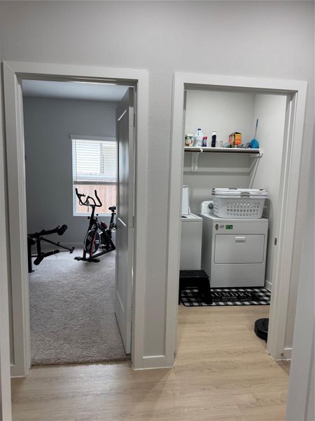 Furnished interior view inside a new home in Sherwood Glen, Conroe (Image 6).