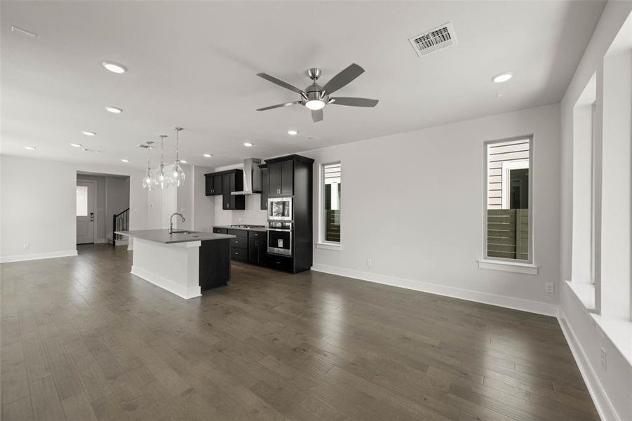 Spacious, unfurnished interior of a new home in Garden Collection at Harvest, Argyle (Image 21). Spacious, unfurnished interior of a new home in Garden Collection at Harvest, Argyle (Image 21).