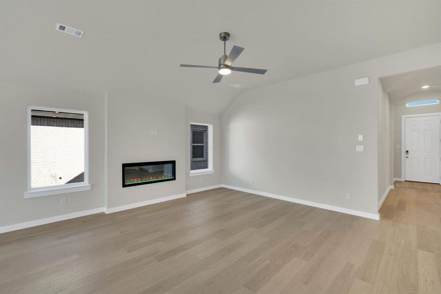 Spacious, unfurnished interior of a new home in Hickory Hill, Sherman (Image 17). Spacious, unfurnished interior of a new home in Hickory Hill, Sherman (Image 17).