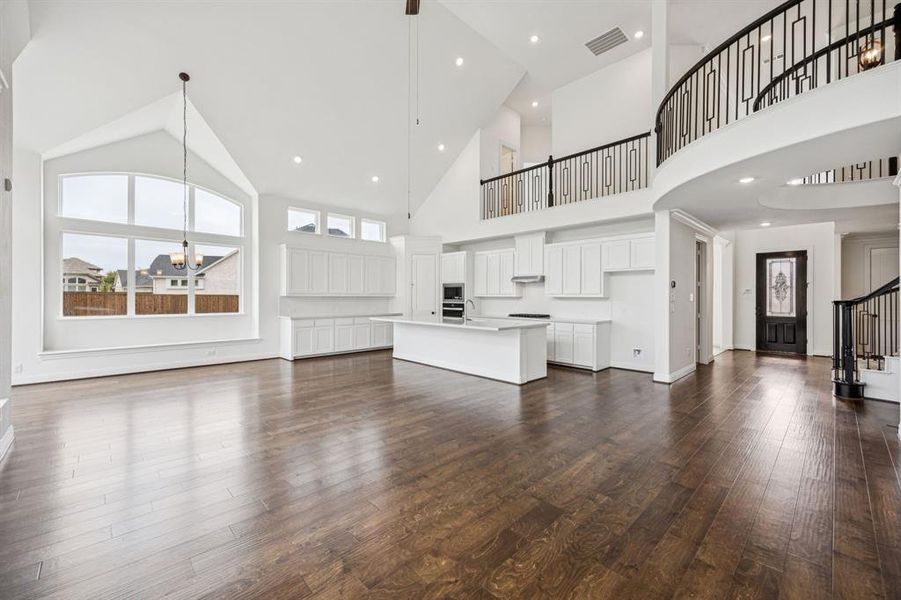 Spacious, unfurnished interior of a new home in Dominion of Pleasant Valley, Wylie (Image 10).