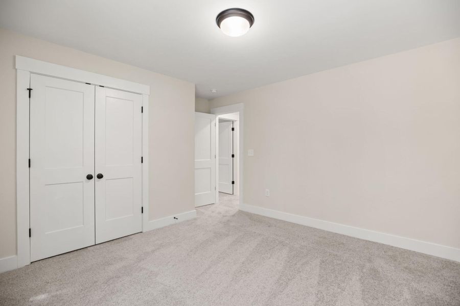 Spacious, unfurnished interior of a new home in Harbor Crossing, Greensboro (Image 30).