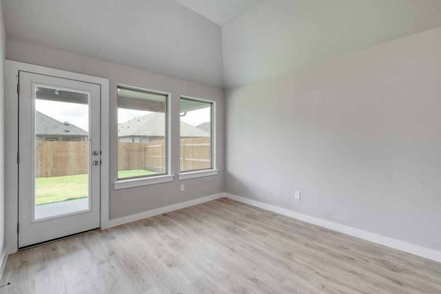 Spacious, unfurnished interior of a new home in Prairie Winds, Hutto (Image 16).