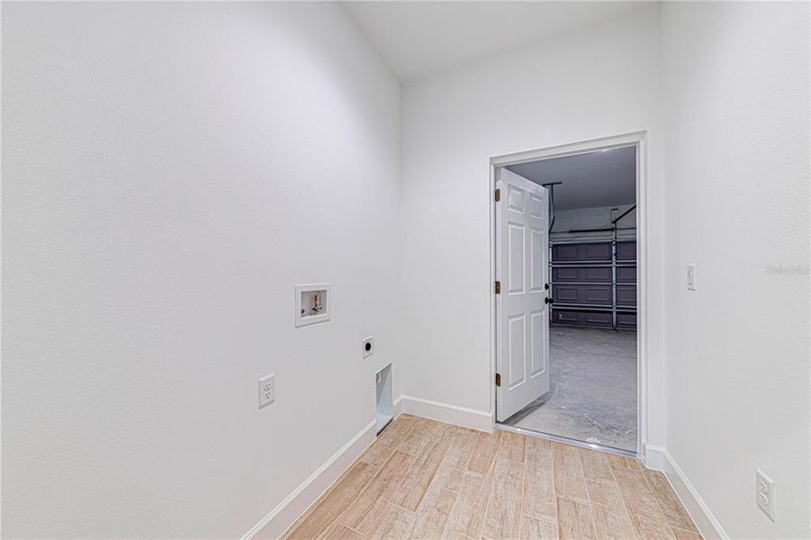 Spacious, unfurnished interior of a new home in , Ocklawaha (Image 26).