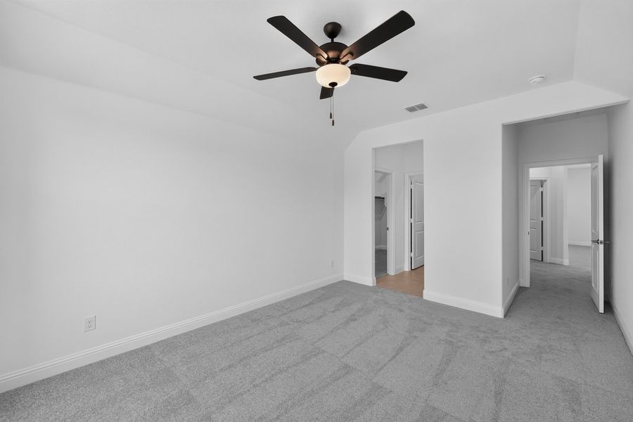 Spacious, unfurnished interior of a new home in Cross Creek Meadows, Celina (Image 30).