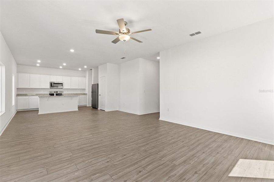 Spacious, unfurnished interior of a new home in Peach Crossings, Winter Haven (Image 23).