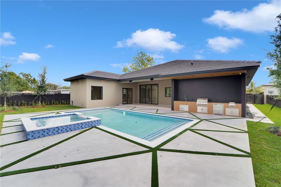 Exterior details and patio area of a home in , Miami (Image 34).