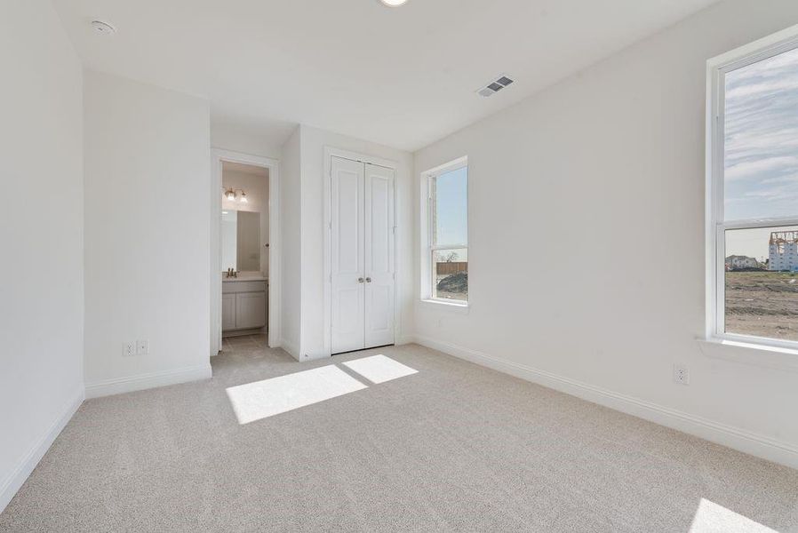 Spacious, unfurnished interior of a new home in Park Trails, Forney (Image 36).