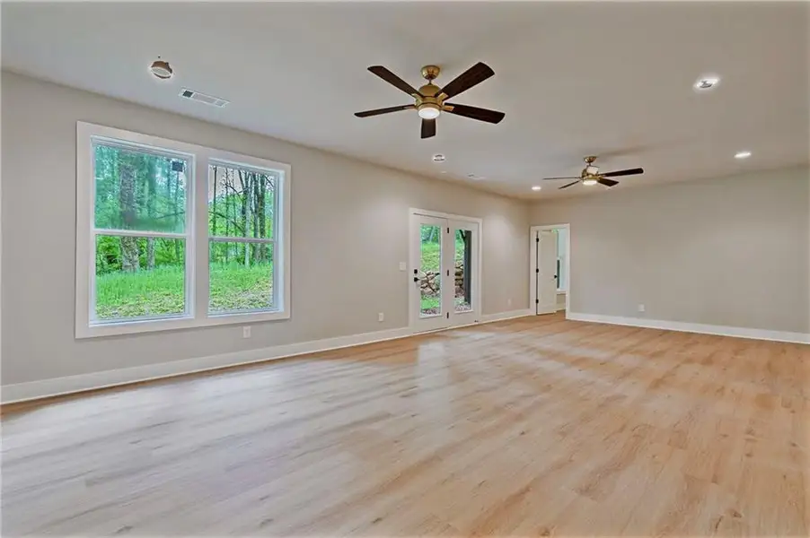 Spacious, unfurnished interior of a new home in , Atlanta (Image 40).