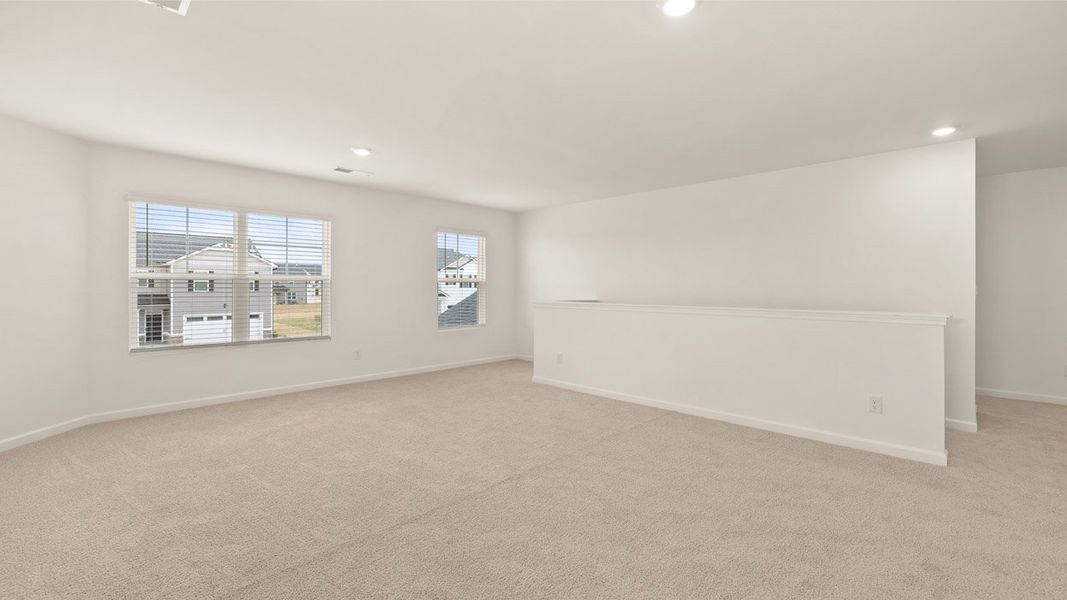 Spacious, unfurnished interior of a new home in Estates at Deer Hollow, Grovetown (Image 32).