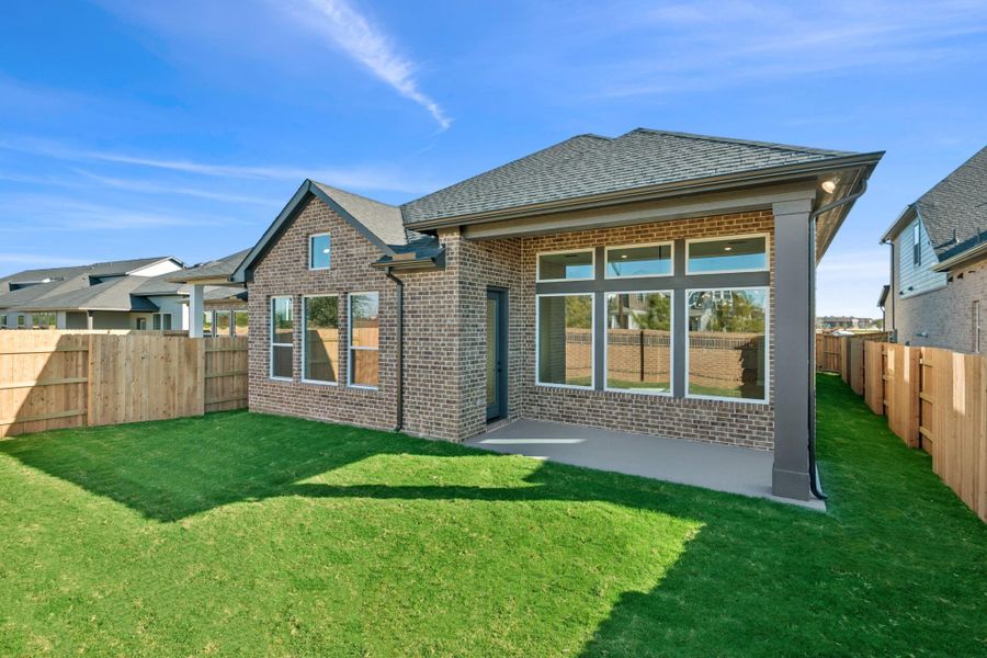 Exterior details and patio area of a home in , Katy (Image 3).
