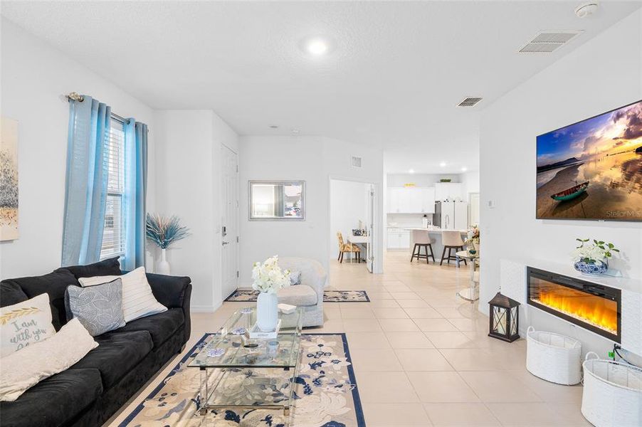 Furnished interior view inside a new home in , Wesley Chapel (Image 13).