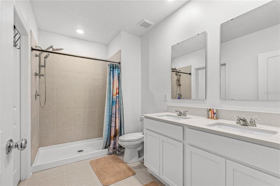 Furnished interior view inside a new home in The Parks at Edgewater, Edgewater (Image 4).
