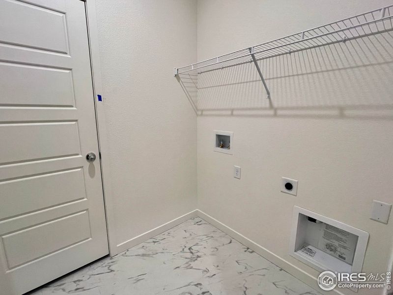 Spacious, unfurnished interior of a new home in Union Colony West, Greeley (Image 16).