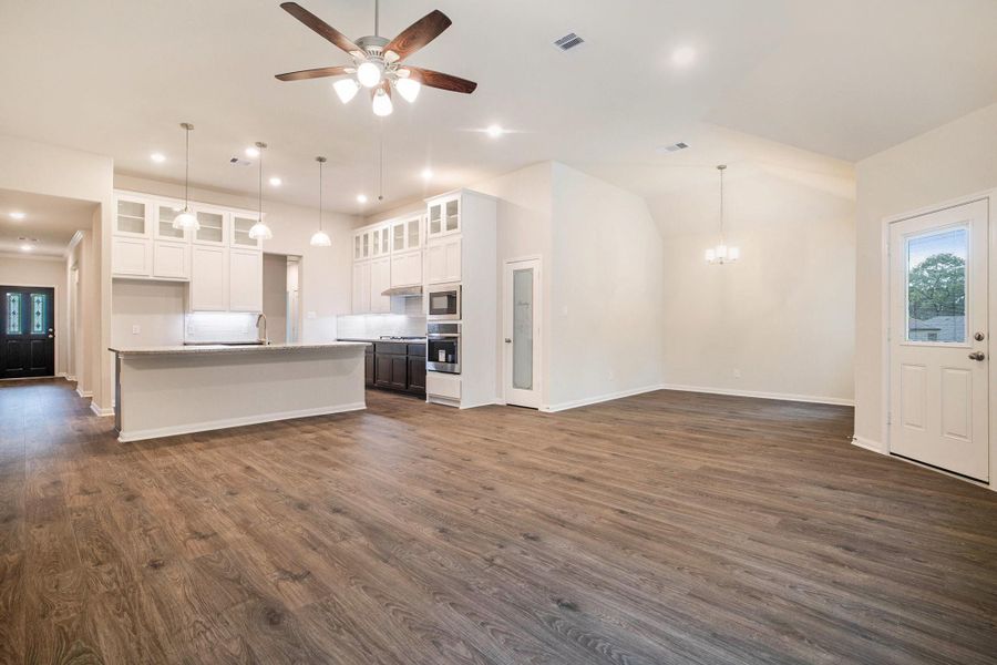 Spacious, unfurnished interior of a new home in , Bay City (Image 13). Spacious, unfurnished interior of a new home in , Bay City (Image 13).