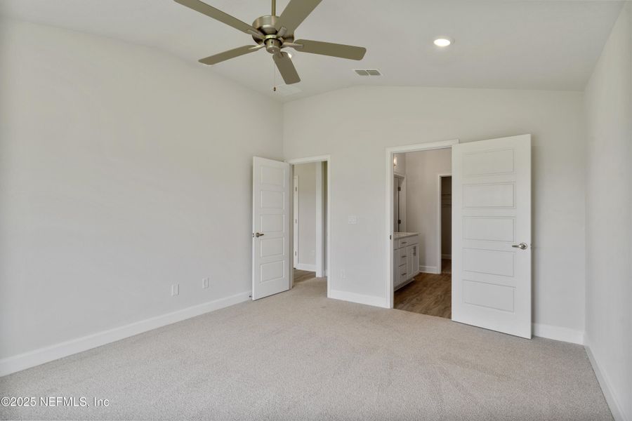 Spacious, unfurnished interior of a new home in Shadow Crest at Rolling Hills, Green Cove Springs (Image 10).